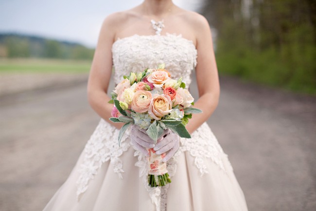 gloves-winter-wedding