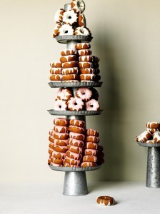 donuts-on-different-layers-wedding-cake-unique